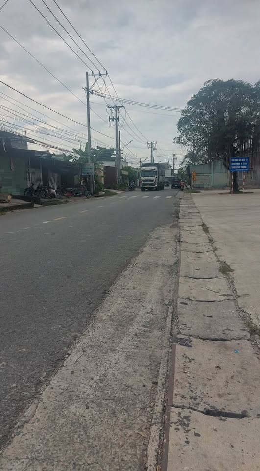Bán đất mặt tiền đường Trần Văn Trà, Tây Ninh, 10mx42m, khu sầm uất