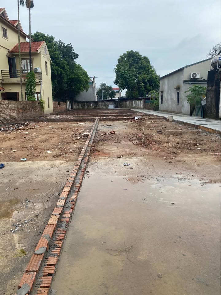 Bán lô đất Sóc Sơn, 55m2, mặt tiền 4.7m, sổ hồng trao tay - giá nhỉnh 2 tỷ