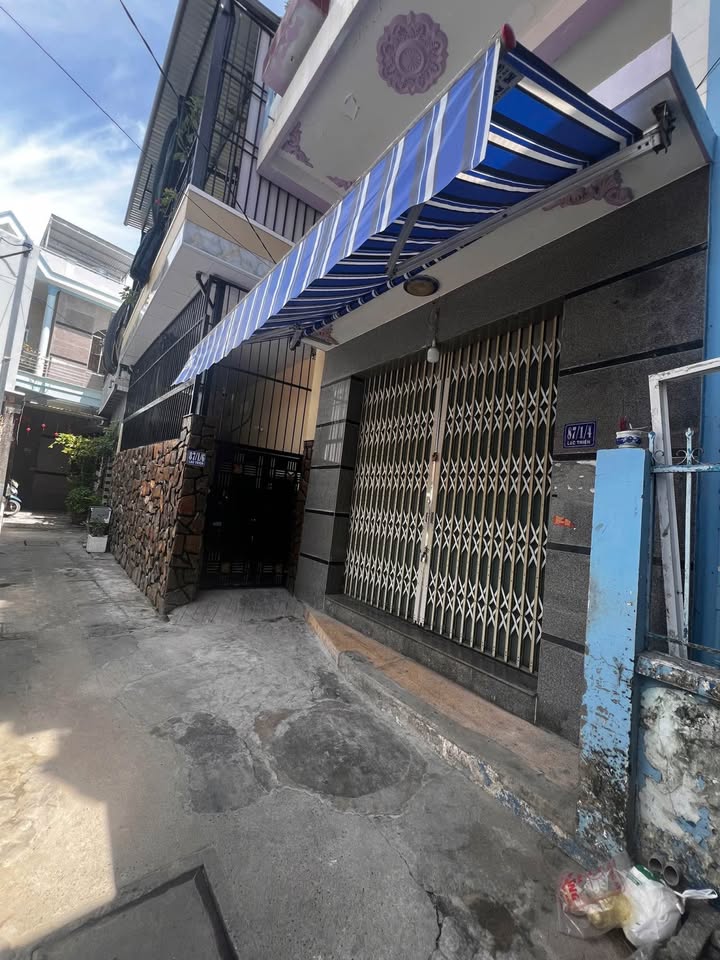 Nhà 3 tầng 1 tum full 160m2, 3,65 tỷ, gần biển Nha Trang