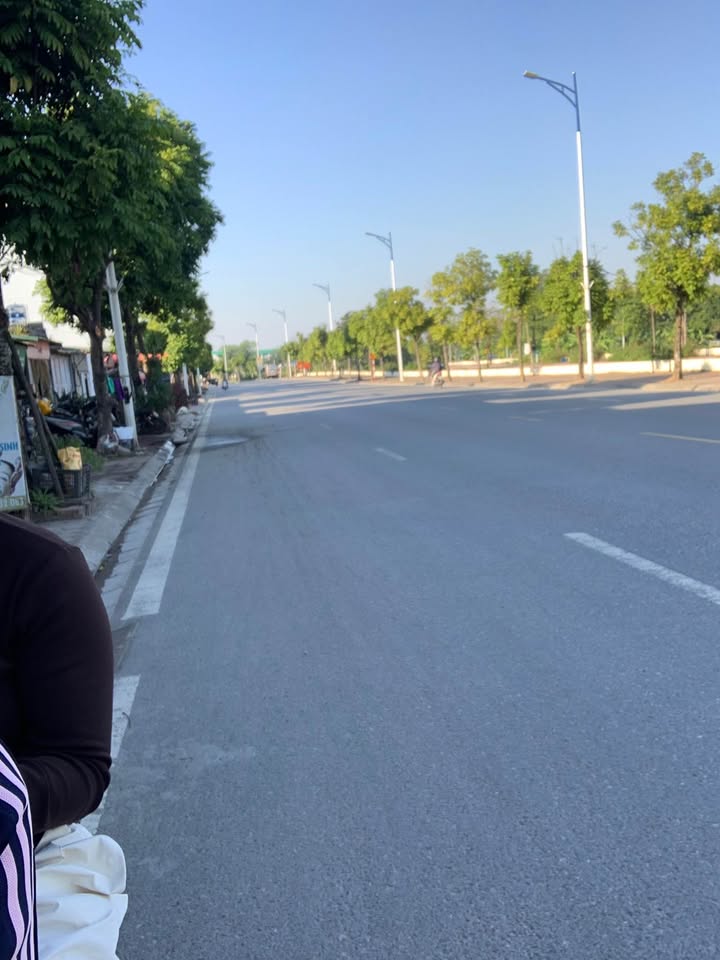 Đất vàng Đặng Xá, ô tô vào đất, gần trục chính, giá tốt