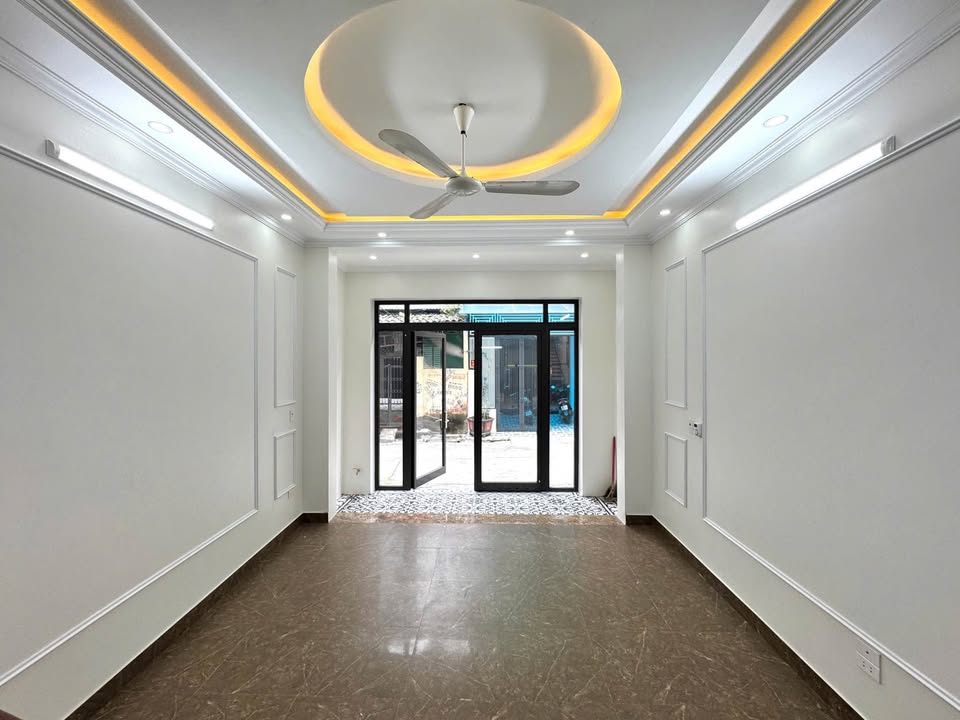 Bước vào ngôi nhà 3 tầng tọa lạc tại vị trí đắc địa của trung tâm thành phố Thanh Hóa