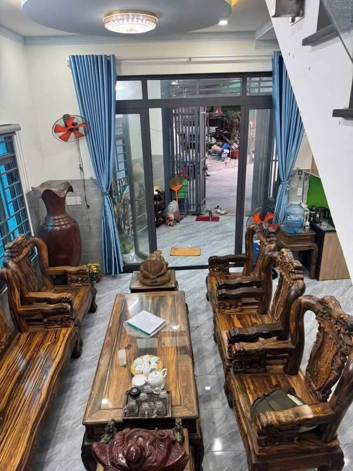 Bán nhà 1 trệt 1 lầu có tầng lửng, nở hậu, gần khu công nghiệp Amata, Biên Hòa