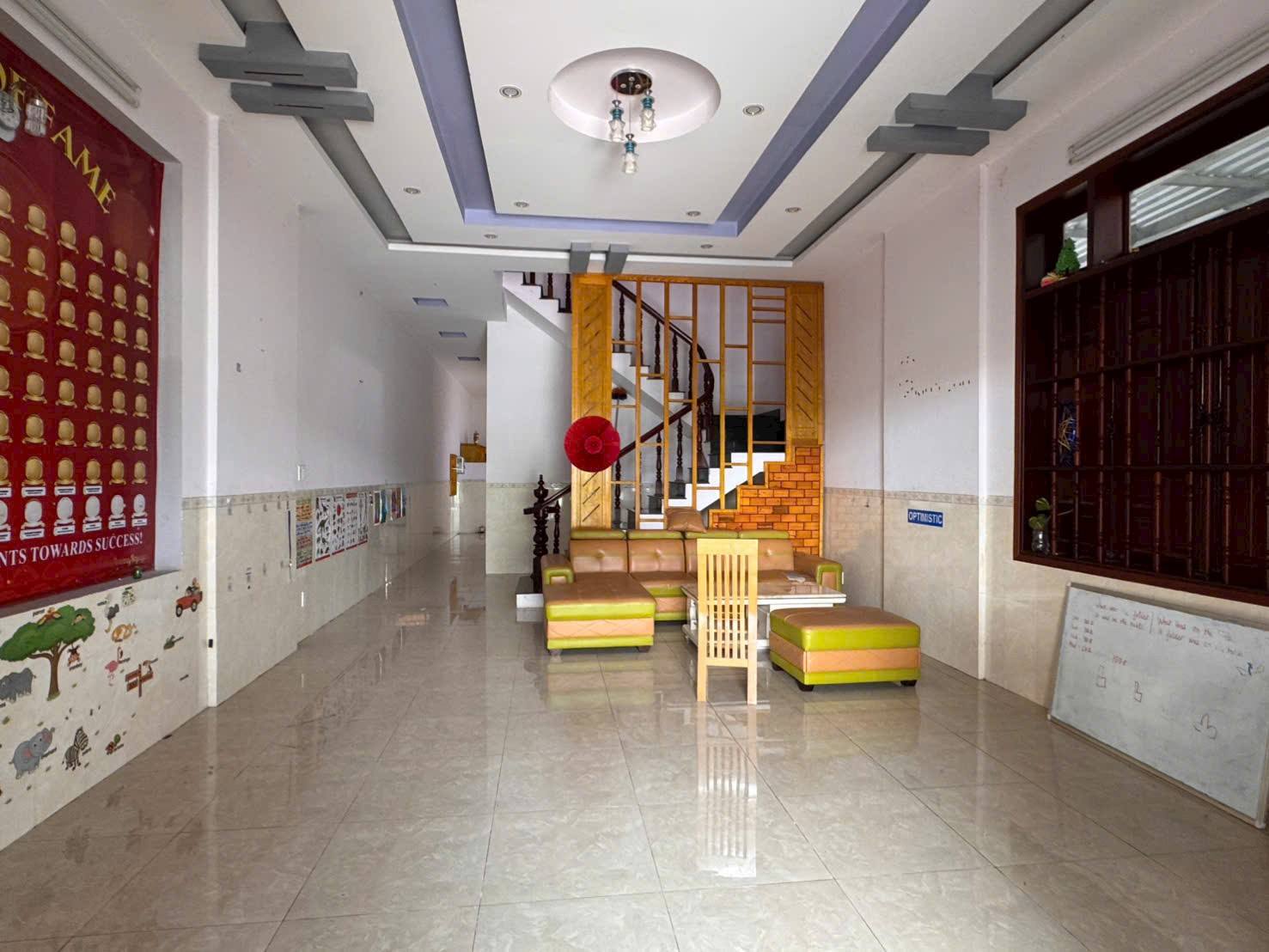 Nhà 1 trệt 1 lầu tọa lạc tại mặt tiền đường Võ Duy Ninh, Phường Bà Rịa