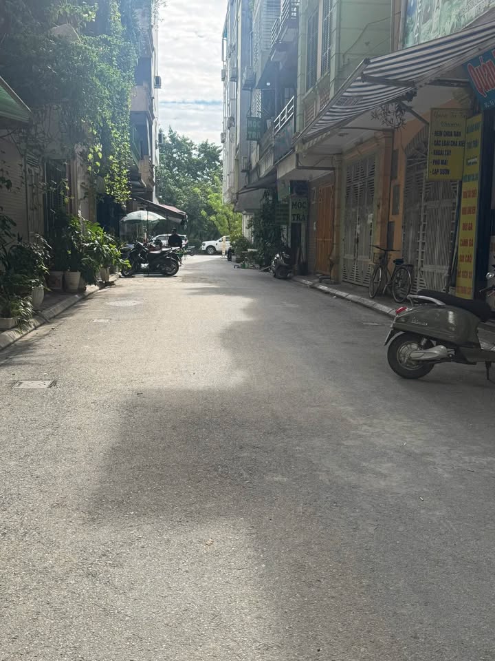 Bán nhà 40m Nguyễn Văn Cừ, vỉa hè, ô tô đánh võng, kinh doanh đỉnh cao