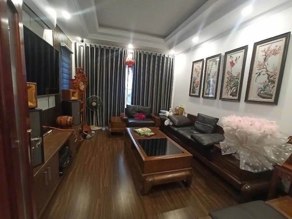 Bán nhà riêng 55m² tại phố Vũ Đức Thận, phường Gia Lâm, quận Long Biên, thành phố Hà Nội
