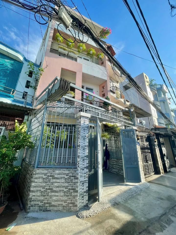 Bán nhà đúc 4 tấm tại Gò Cẩm Đệm, Tân Bình, giá 9,5 tỷ