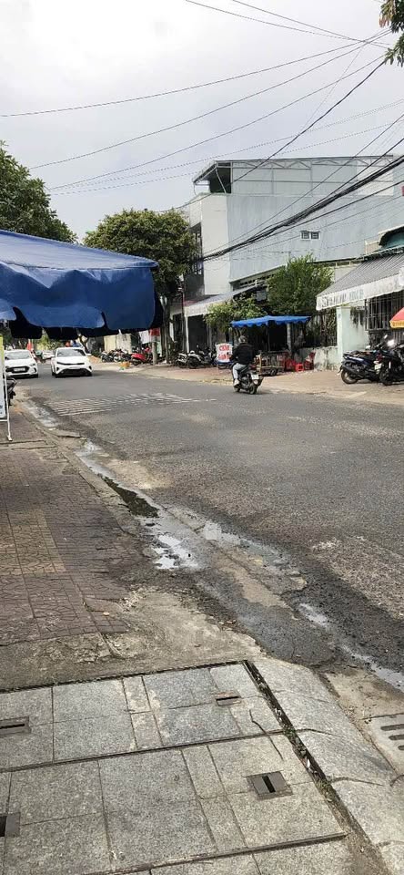 Bán nhà mặt đường Trần Nhân Tông, 103.5m2, 3 phòng ngủ, vị trí kinh doanh đắc địa