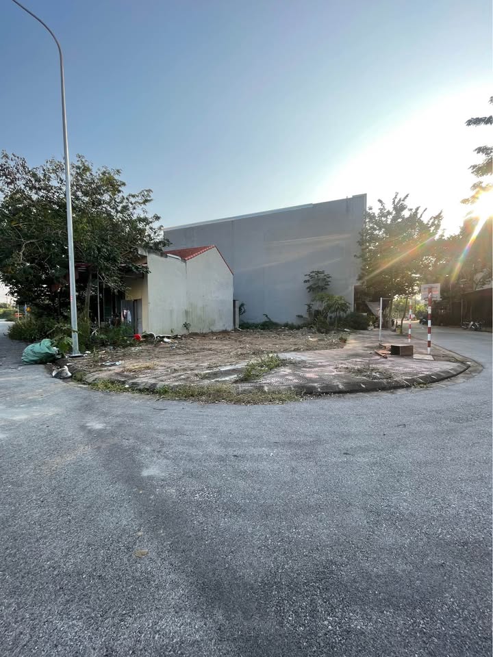 Bán lô góc 2 mặt tiền khu giãn dân Nam Hồng, Từ Sơn - 117.3m2