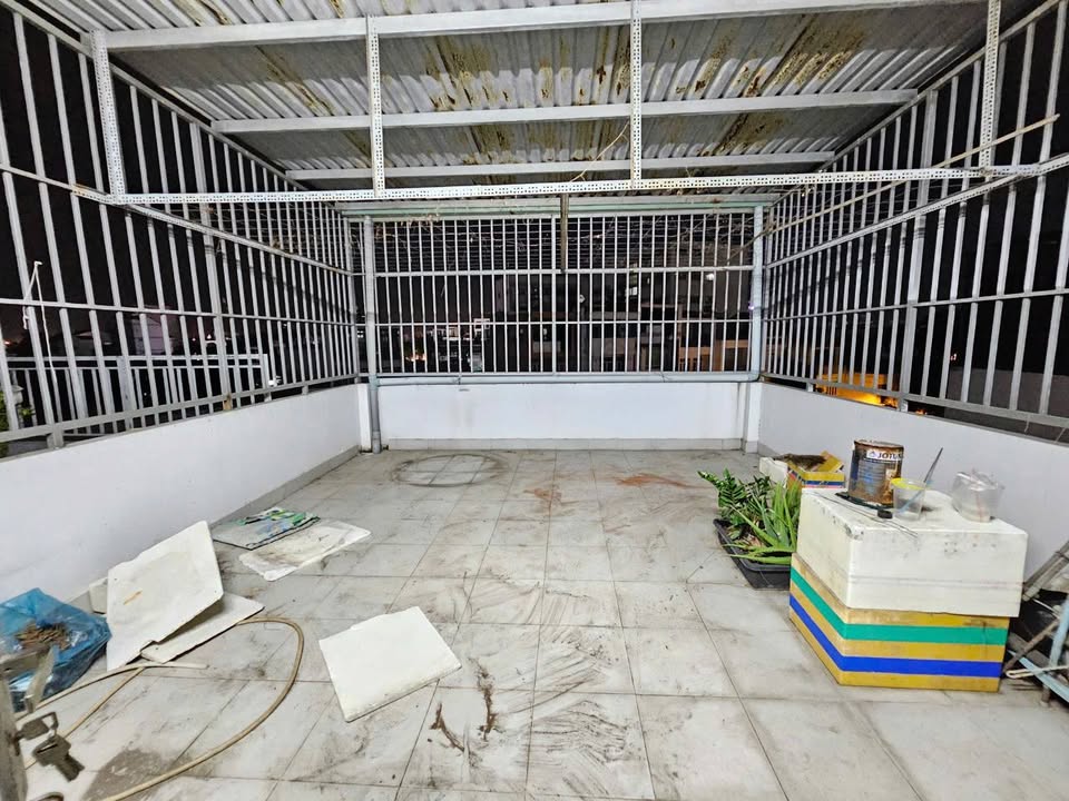 Cho thuê nhà nguyên căn Quận 2, 4 phòng ngủ, sân ô tô, 250m2 sàn, giá 25 triệu/tháng