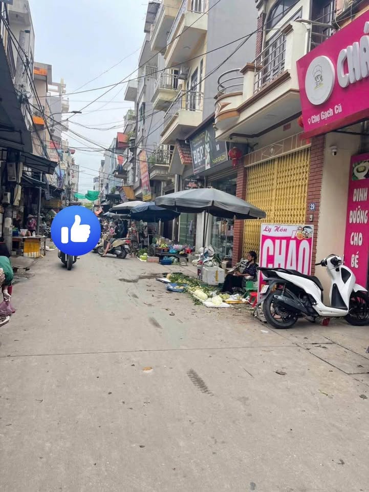 Bán đất tặng nhà 2 tầng tại trung tâm chợ Gạch Cũ, thị trấn Phúc Thọ, Hà Nội, 80m2, vừa ở vừa kinh doanh