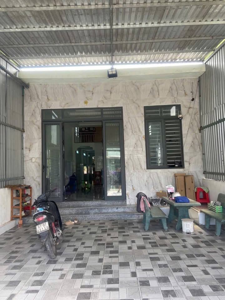 Nhà An Điền, 5mx40m, 2 phòng ngủ, sân xe hơi, vườn rau