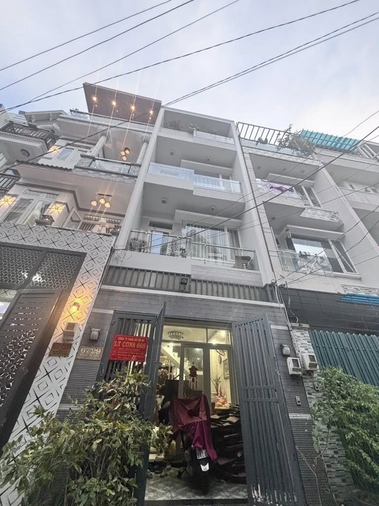 Bán nhà 4 tầng hẻm xe hơi mặt tiền kinh doanh thuộc khu vực trung tâm Nhà Bè