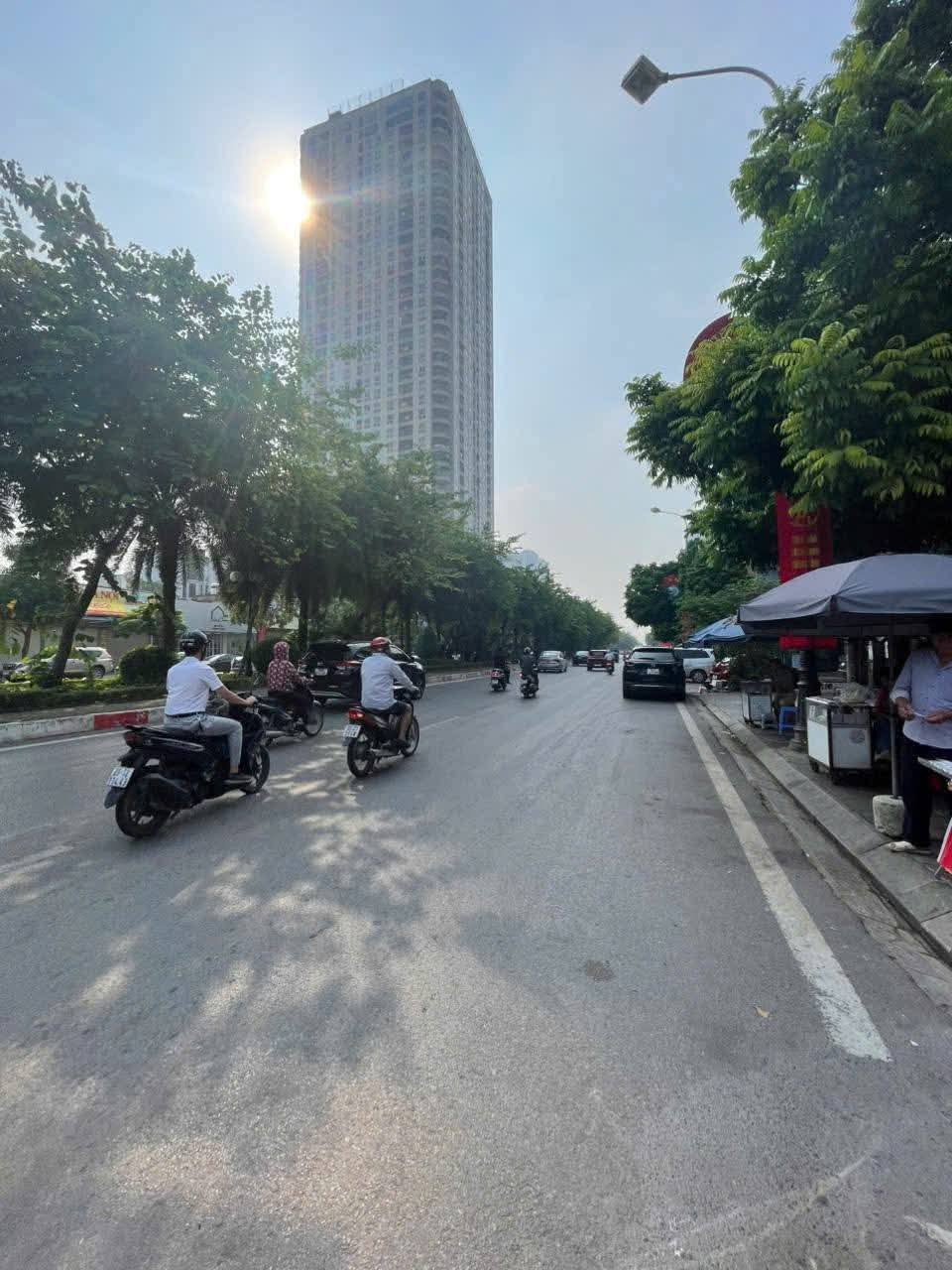 Bán nhà mặt phố Hà Đông, gần trung tâm hành chính công, 40m2, kinh doanh đỉnh