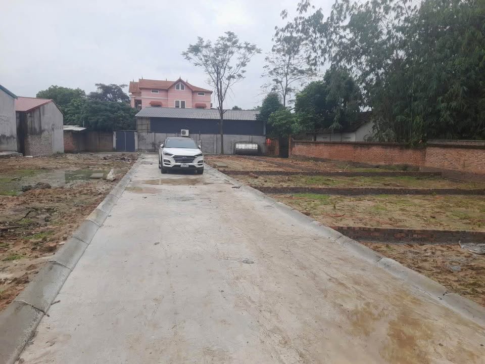 Bán đất Vĩnh Yên, 96m2, mặt tiền 9.54m, đường ô tô vào tận nơi, giá hơn 800 triệu