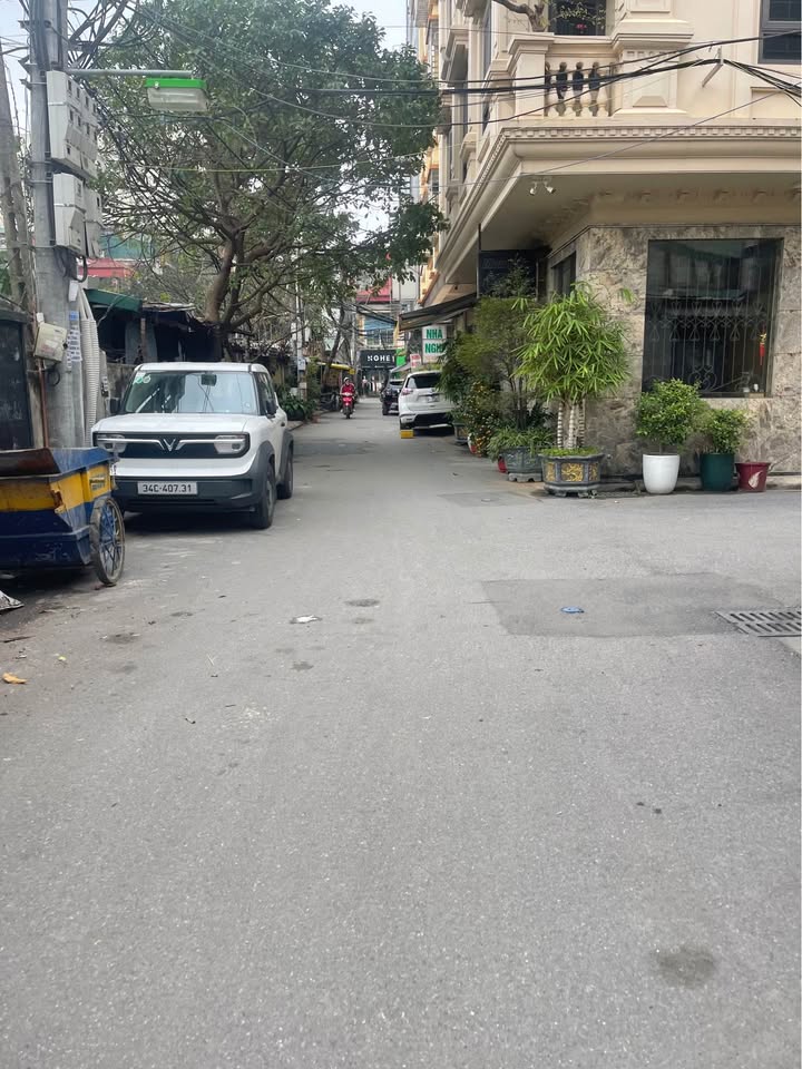 Nhà Chèm, Bắc Từ Liêm 42m2, 6 phòng ngủ, 2 thoáng, ô tô đỗ cửa, 7,5 tỷ