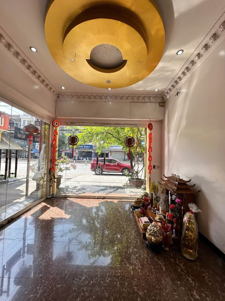 Nhà 5 tầng 2 mặt tiền trung tâm Kim Tân - kinh doanh đỉnh cao