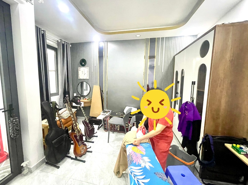 Nhà mới đẹp Hoàng Hoa Thám 4 tầng 4 ngủ, gần chợ Cây Quéo, giá hời