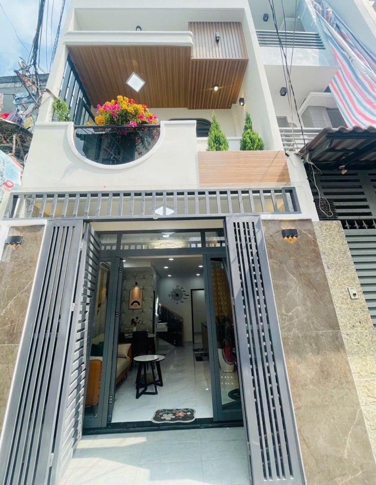 Nhà hẻm xe hơi Lê Quang Định, 2 tầng 3 phòng ngủ, 40m2, 5,8 tỷ