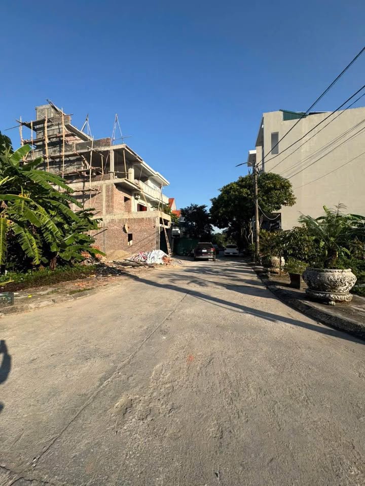 Tọa lạc tại vị trí đắc địa của phường Hoàng Diệu xưa, lô góc tái định cư Công An