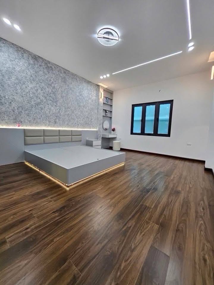 Nhà Bùi Xương Trạch 6 tầng mới đẹp, ngõ thông ô tô, sổ vuông