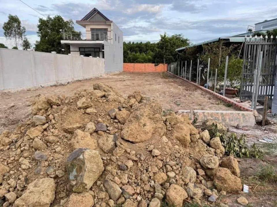 Cần bán gấp mảnh đất tại Nhơn Trạch, Đồng Nai, 251,6m2