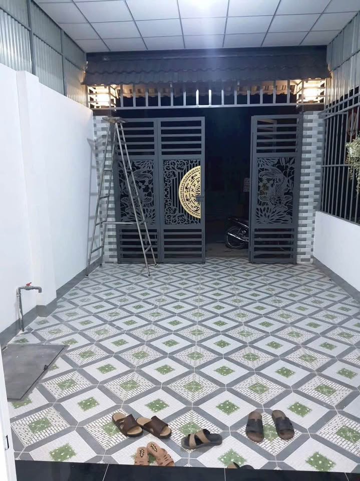 Bán nhà 1.09 tỷ, 2 phòng ngủ, hướng Tây, đường nhựa thông thoáng tại Phường Ninh Thạnh, Tây Ninh