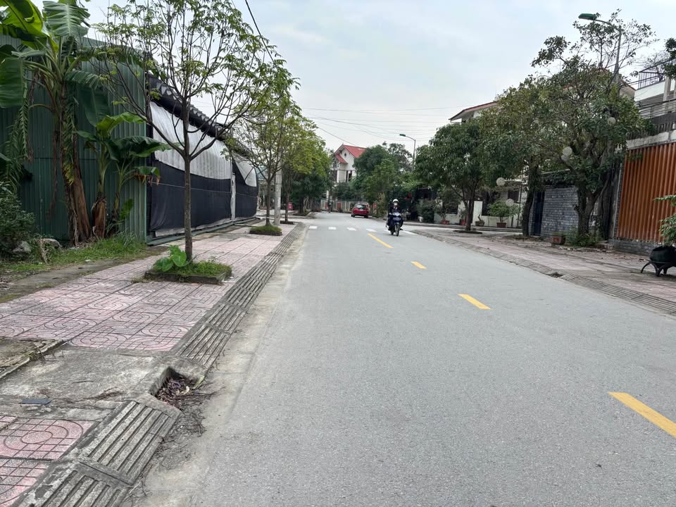 Bán đất mặt tiền kinh doanh đường Lê Văn Huân, 162m2, giá 5 tỷ