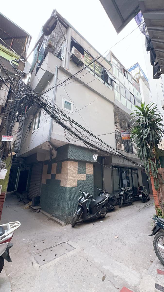 Bán nhà lô góc tại Ô Chợ Dừa - 42m², 4 tầng, mặt tiền 8.2m, giá 10.6 tỷ