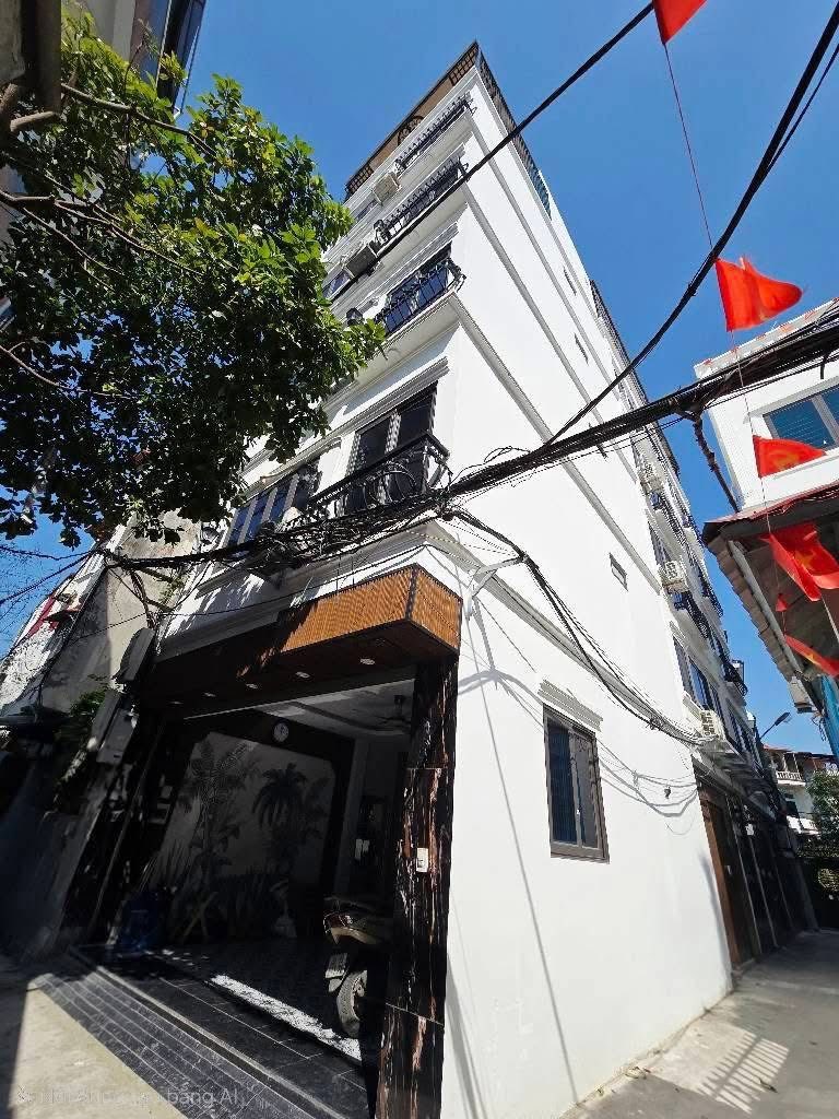 Bán nhà 6 tầng lô góc có gara, thang máy tại Ngô Gia Tự, Long Biên, Hà Nội - Hơn 11 tỷ