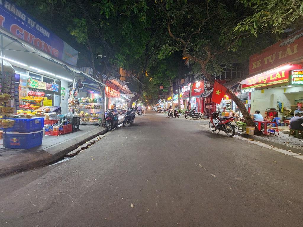 Bán nhà mặt phố Nghĩa Tân, Cầu Giấy, vị trí kinh doanh sầm uất, giá chỉ 19 tỷ