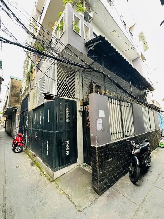 Bán nhà lô góc Quận 3, 5 tầng nở hậu, sát hẻm ô tô, giá 6.x tỷ