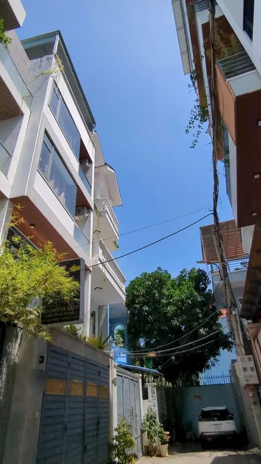 Nhà 3 tầng hẻm xe hơi vũng tàu, nở hậu, gần biển, giá hời