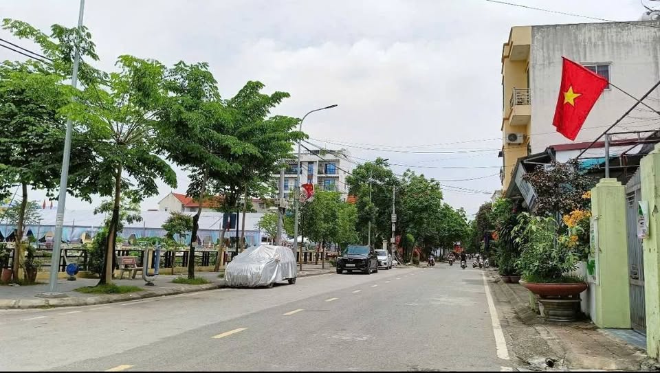 Góc 46m² vuông vức, sát Cầu Thượng Cát, ô tô đỗ cổng