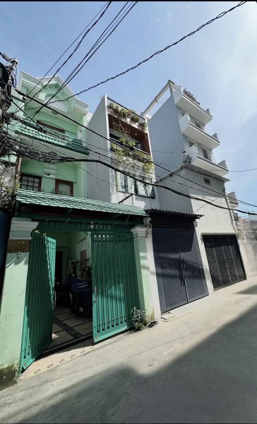 Nhà 3 tầng 116m² Gò Vấp, có hồ bơi sân thượng, giảm 1 tỷ còn 14,5 tỷ