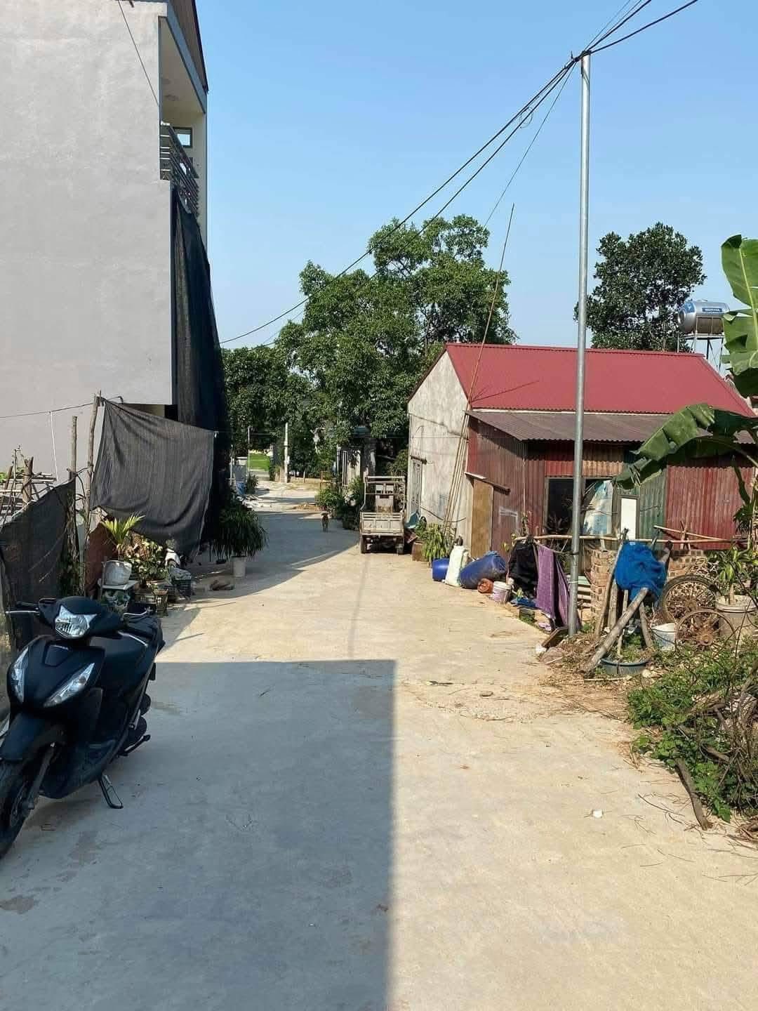 Bán đất tặng nhà cấp 4, đường ô tô vào tận nơi, 74.5m2 tại Núi Chè, Liên Bão, Tiên Du, Bắc Ninh