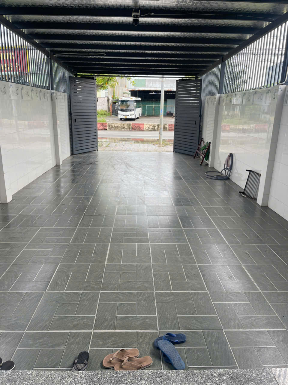 Chủ nhà "mát tay" gửi bán căn nhà 1 trệt 1 lầu tọa lạc ngay mặt tiền Tỉnh lộ 44A