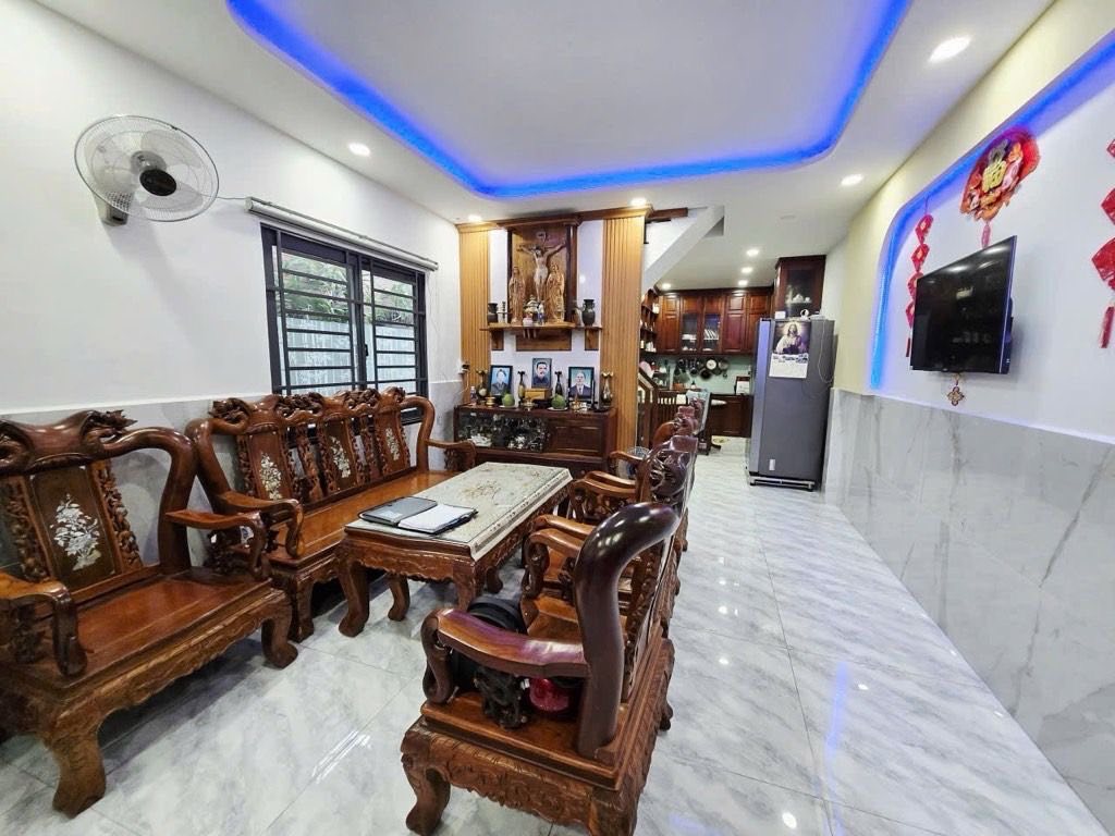 Nhà đẹp, diện tích lớn tại trung tâm Quận Bình Tân, vị trí đắc địa