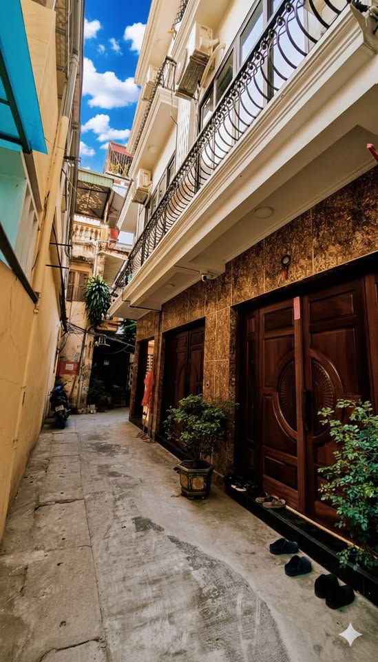 Bán nhà Ngọc Hà, 5 tầng, lô góc, full nội thất vip, ngõ ba gác đỗ cửa