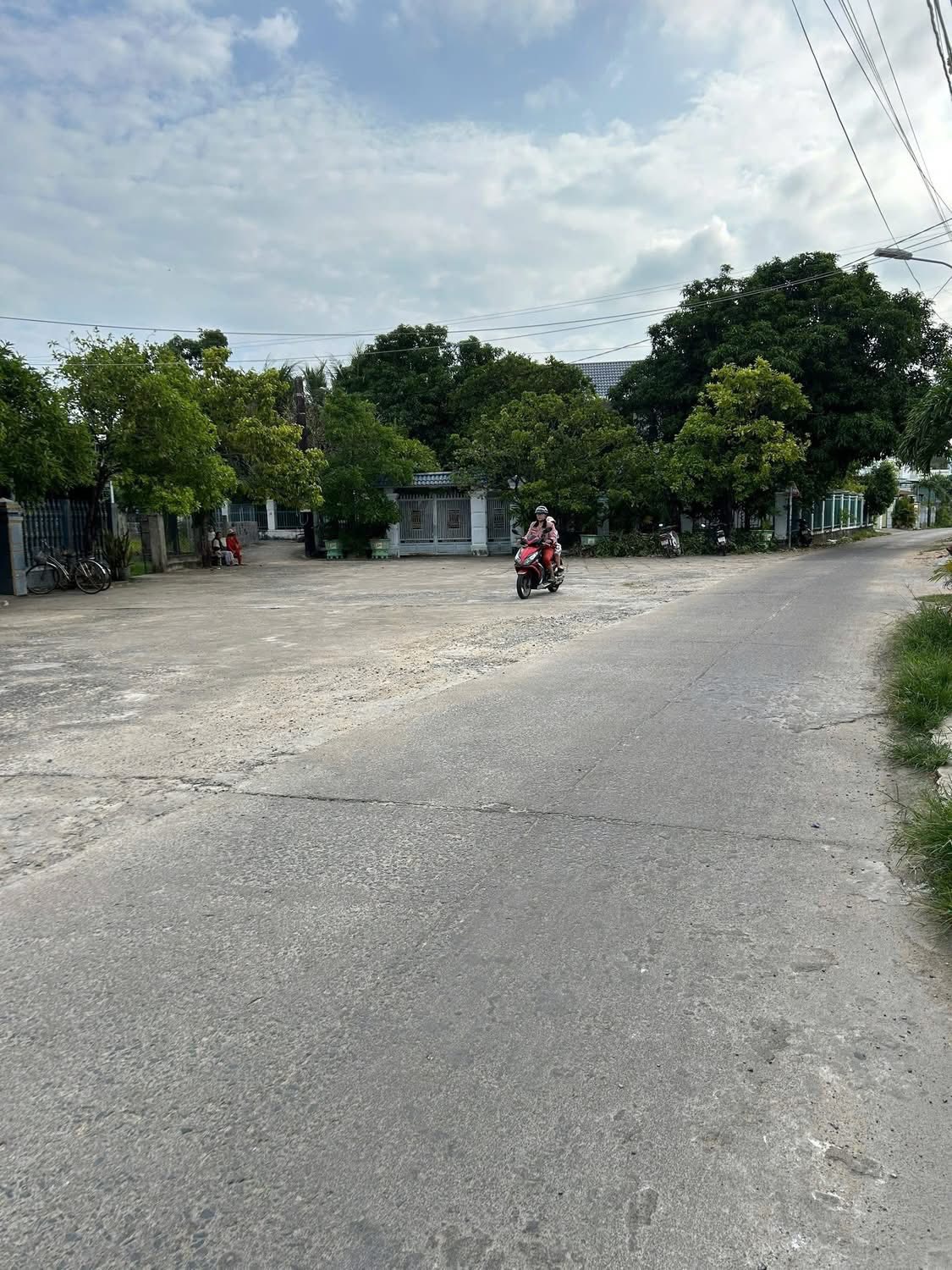 Bán lô đất Phú Yên, 6x31m, 1,05 tỷ, sát trường học, chợ búa, đường xe hơi vi vu