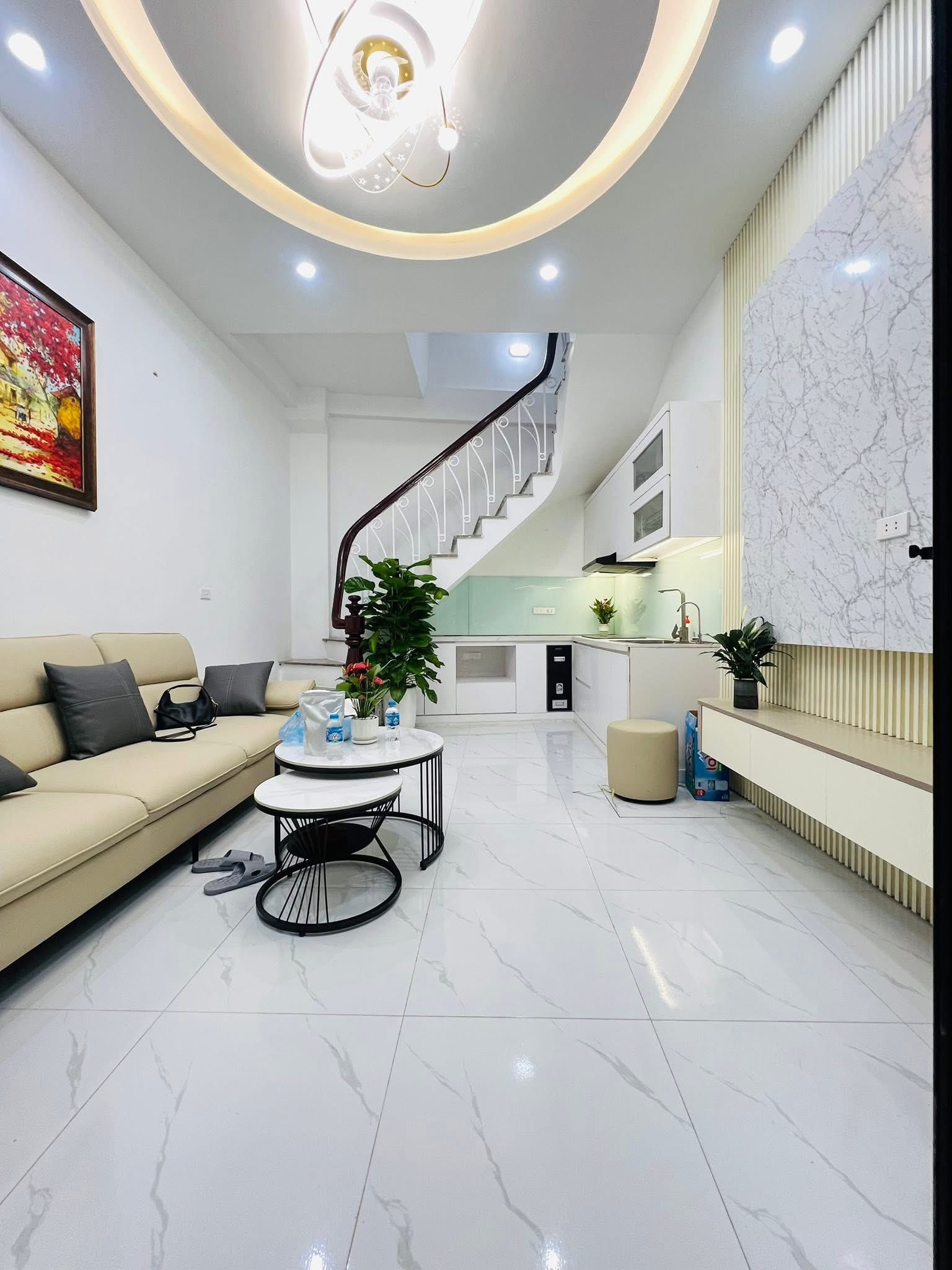 Nhà đẹp gần phố Yên Hòa, Cầu Giấy, 26m2, 5 tầng, full nội thất, giá 7.1 tỷ