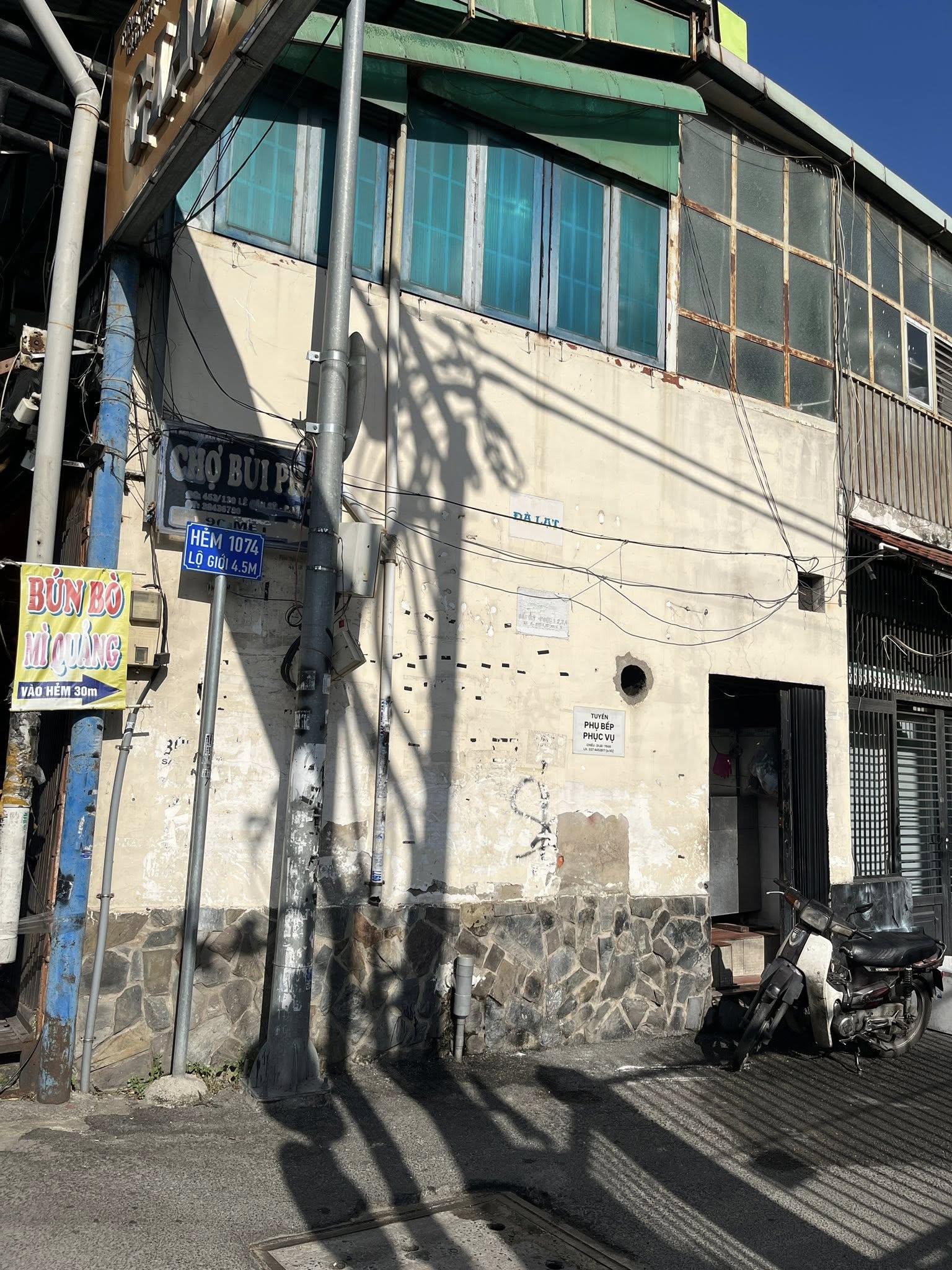 Bán nhà 3 tầng mới, nội thất xinh, ngõ ô tô thông thoáng, trung tâm Quận 5