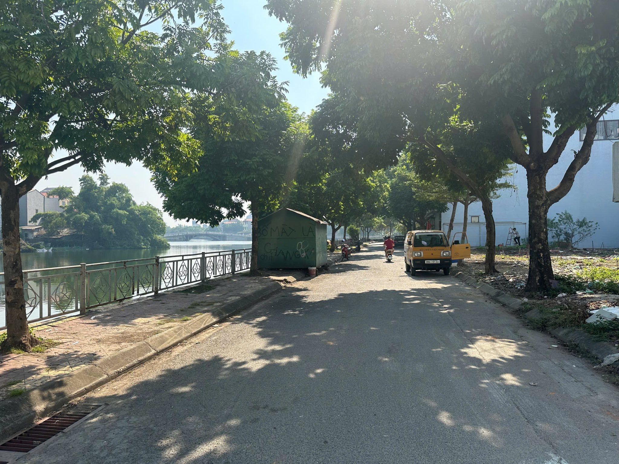 Bán lô góc 3 mặt tiền view hồ, hướng Đông Bắc - Đông Nam, 96m2, Phường Ngô Quyền, Vĩnh Yên