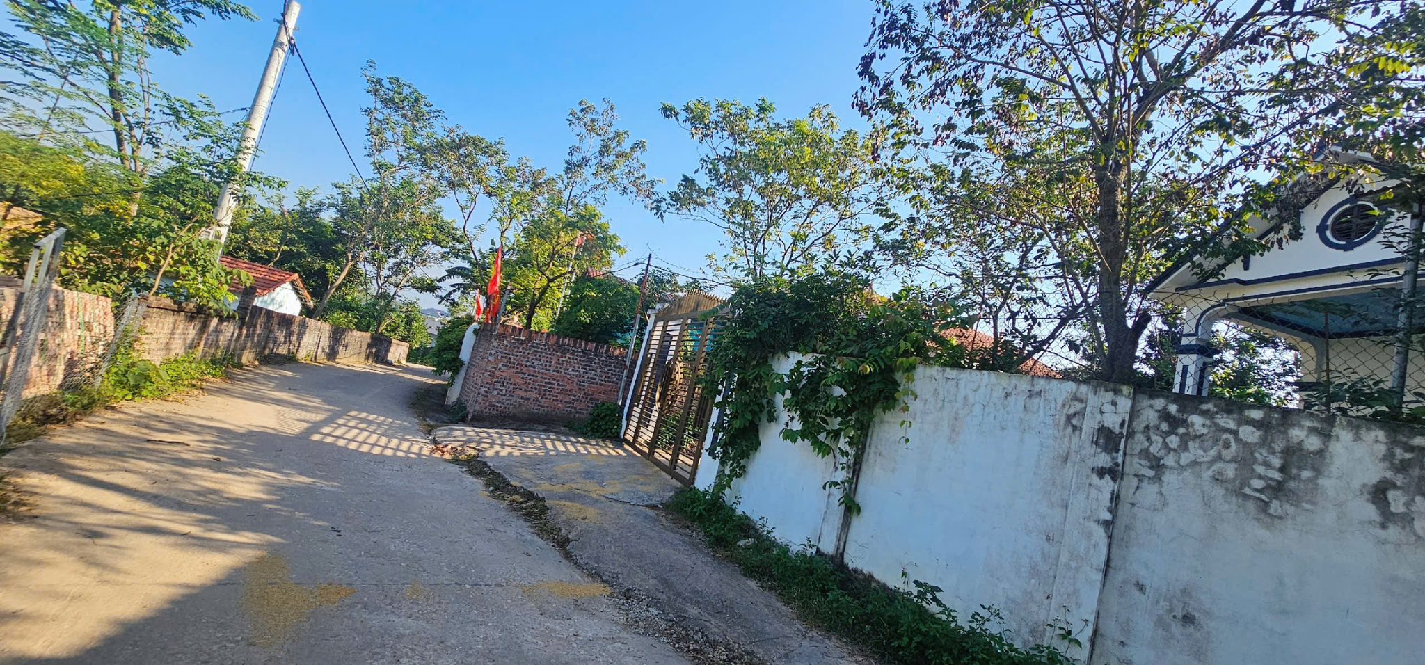 Đất Vĩnh Phúc 100m2 thổ cư, đường rộng 2 xe tránh, giá hời như mơ