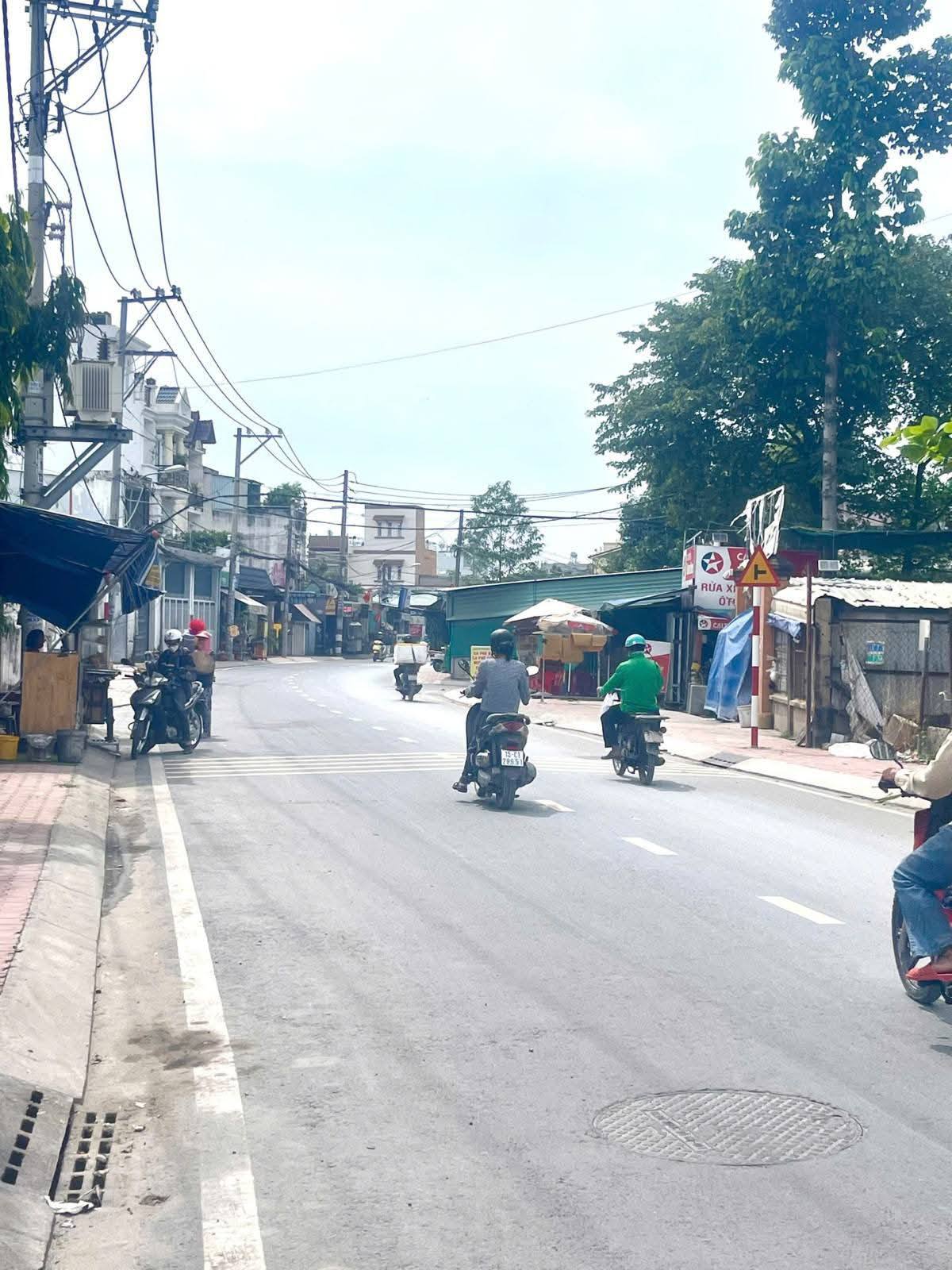 Nhà mặt tiền kinh doanh đắc địa - Trung Chánh Hóc Môn