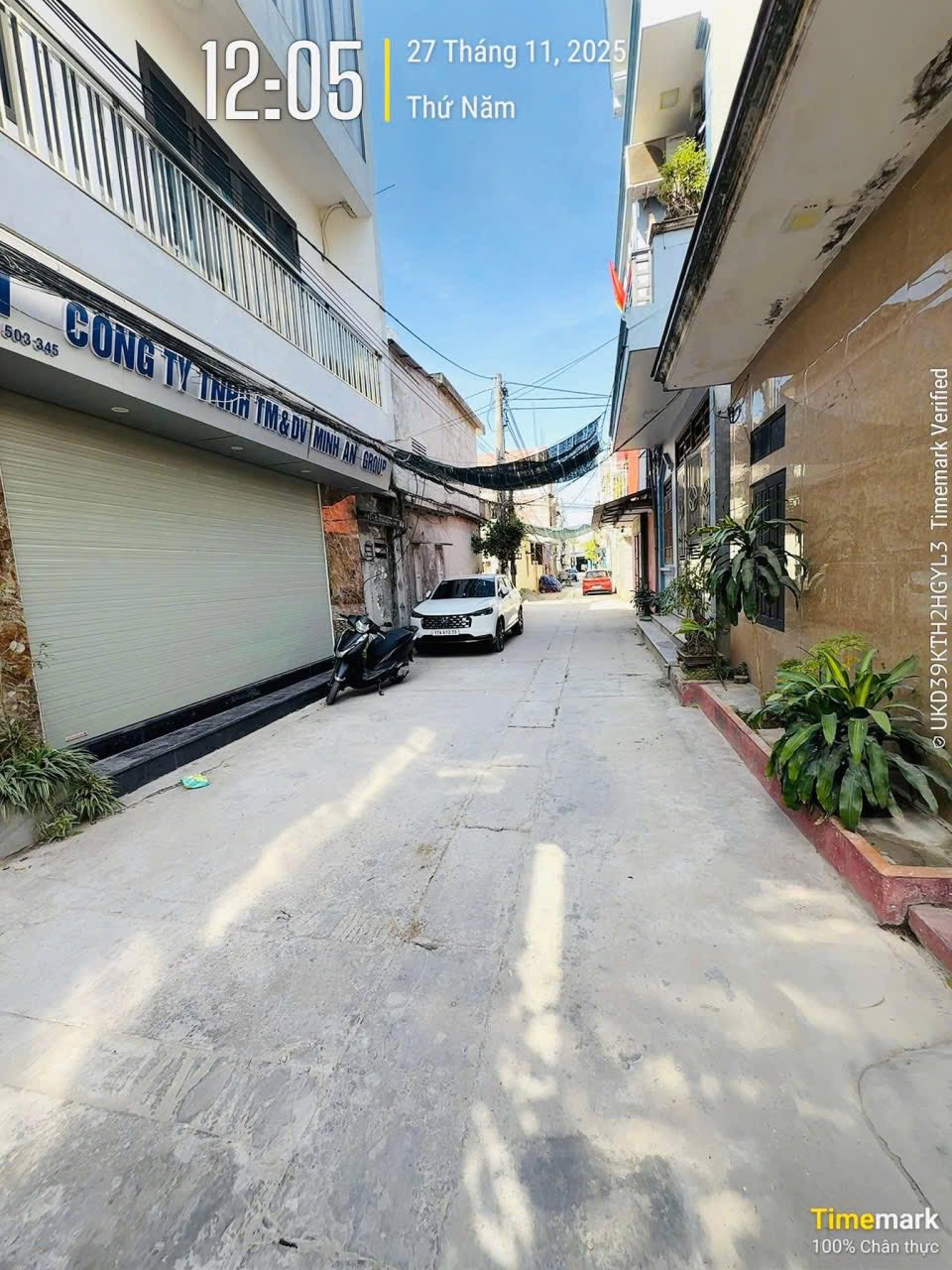 Ngôi nhà 4 tầng tọa lạc trên con đường Trần Lãm rộng thênh thang