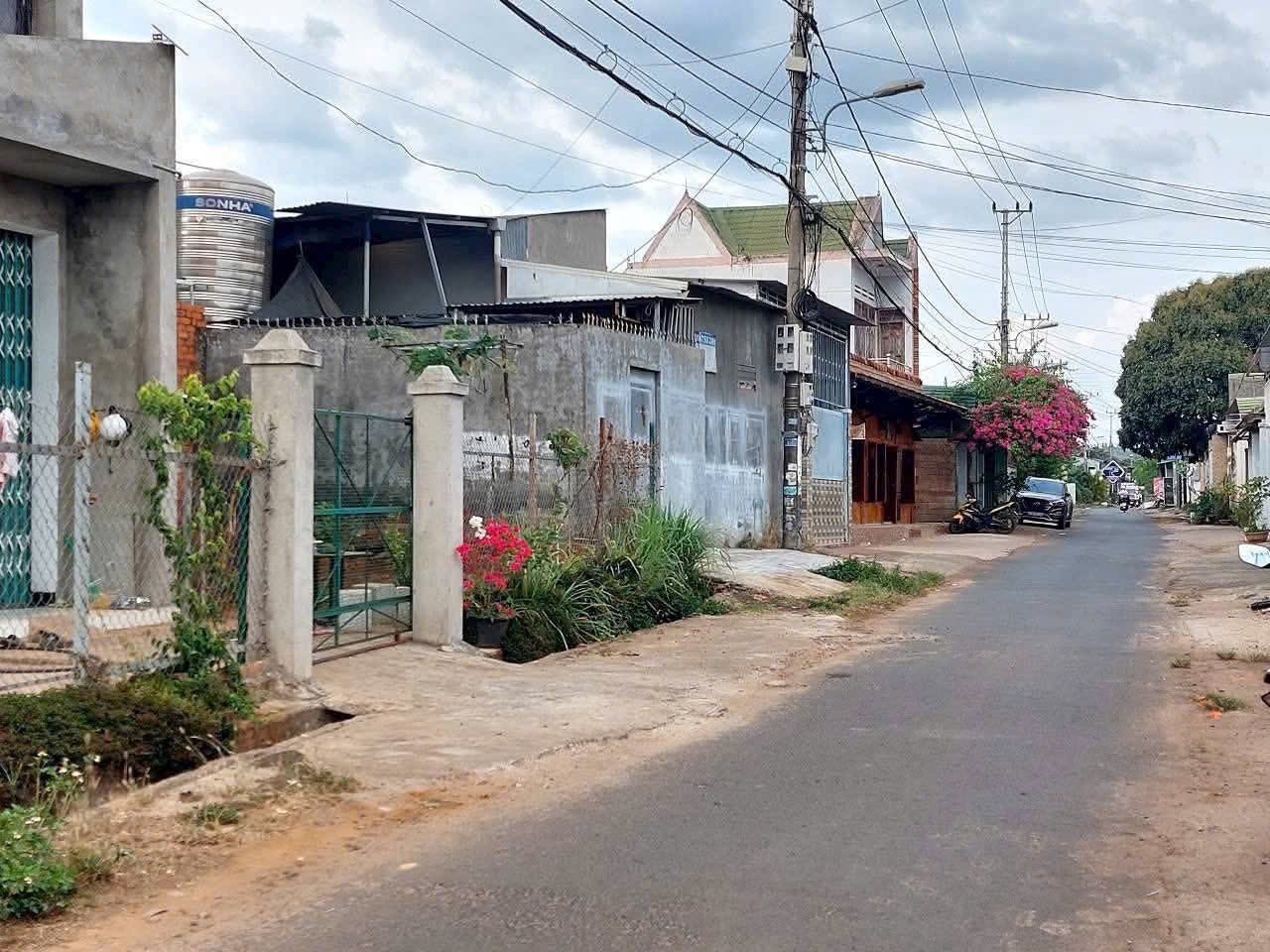 Bán đất mặt tiền Trần Can - Eakao, Buôn Ma Thuột, giá 2,35 tỷ, sở hữu ngay