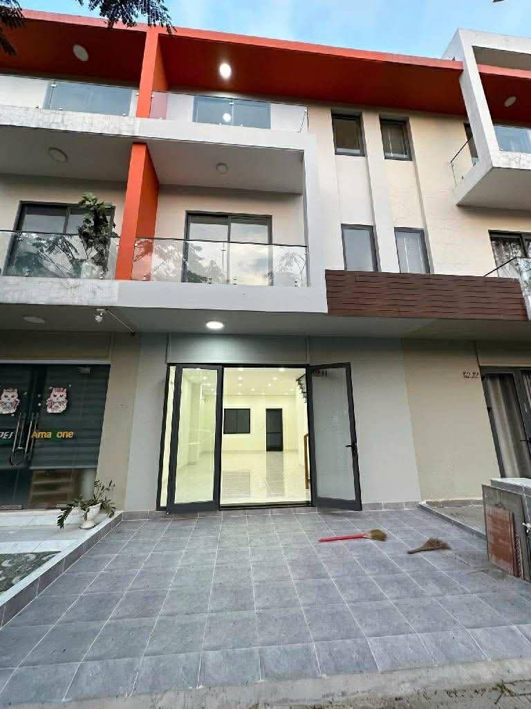 Nhà 75m2 Thủ Đức - Kinh doanh, ở, hay làm showroom? Giá nhỉnh 12 tỷ, thương lượng nhiệt tình