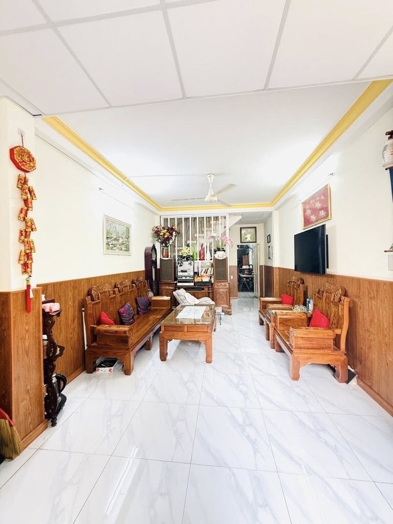 Nhà chính chủ hẻm oto đỗ cửa, gần sân bay, 55.5m², nhỉnh 5 tỷ