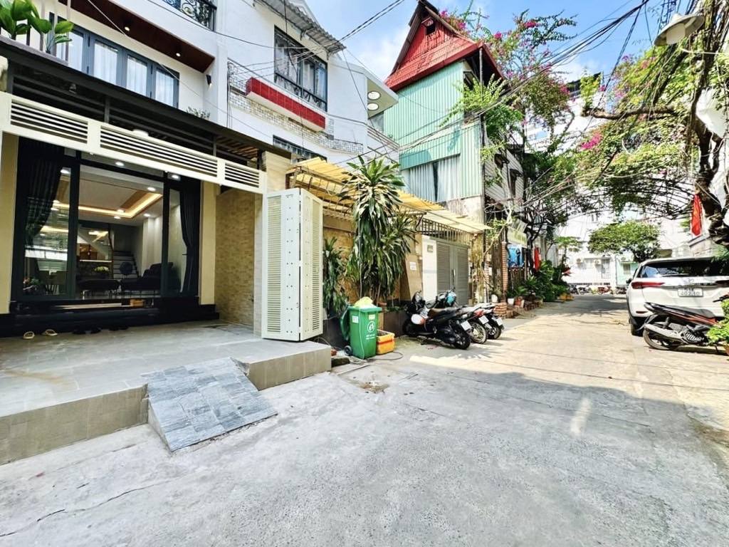 Nhà 4 tầng hẻm 8m Bình Thạnh - Gần Hutech - Sổ A4 sẵn sàng