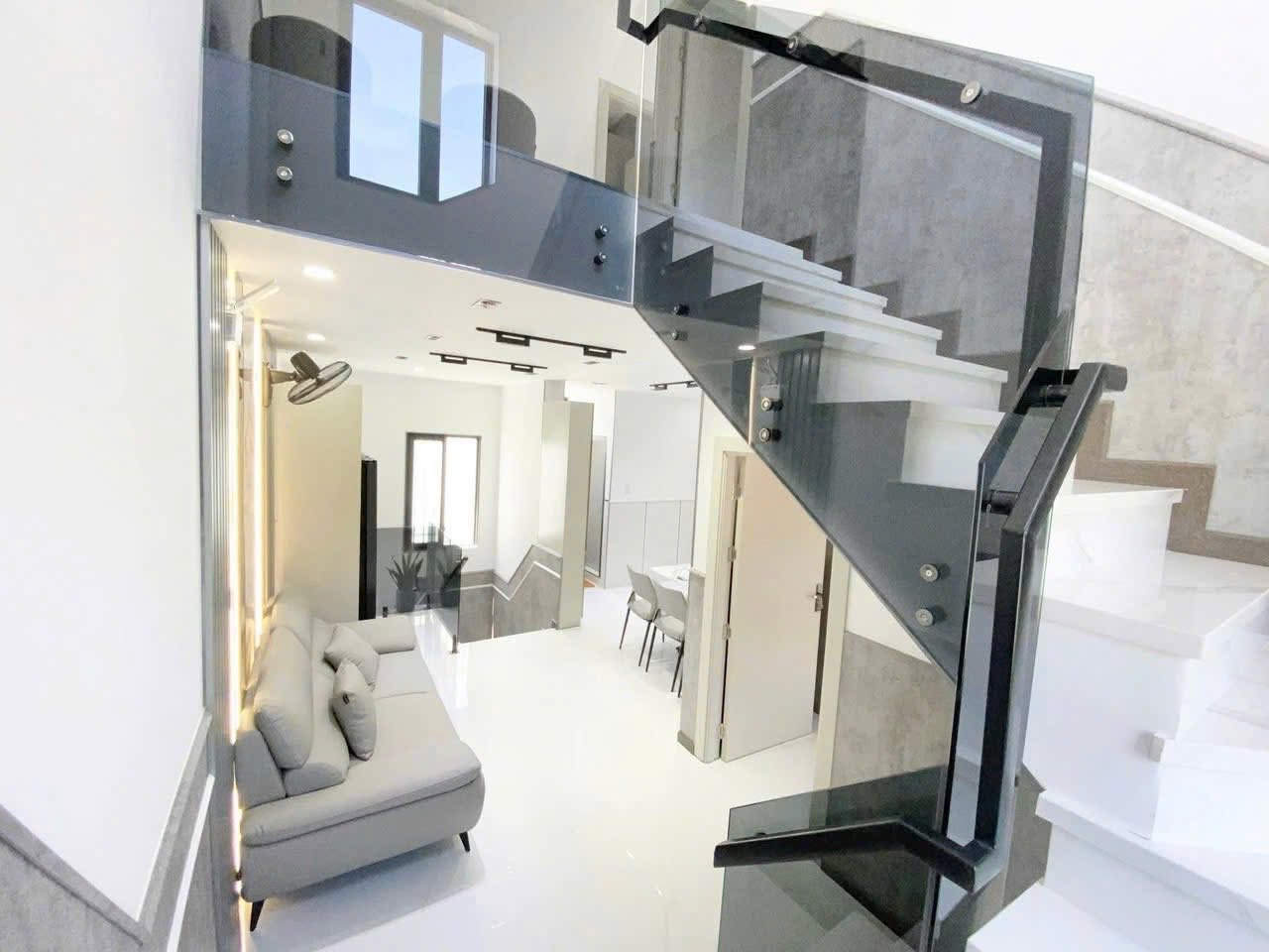 Bán nhà 1 trệt 2 lầu full nội thất, Cam Ranh, Khánh Hòa